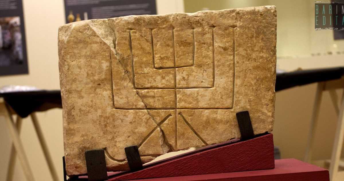 Menorah, catacombe, scritte sulla pietra: i resti della millenaria presenza ebraica a Bari